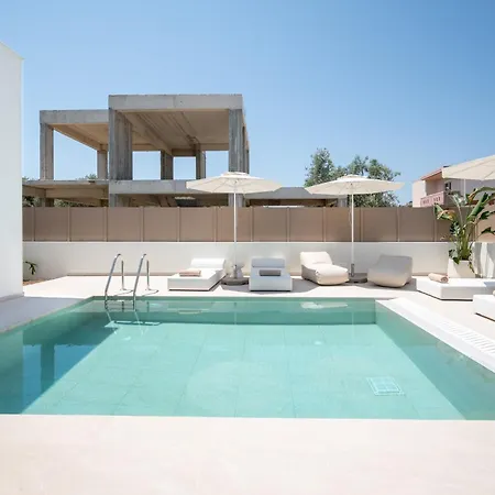 Aria Luxury Living *