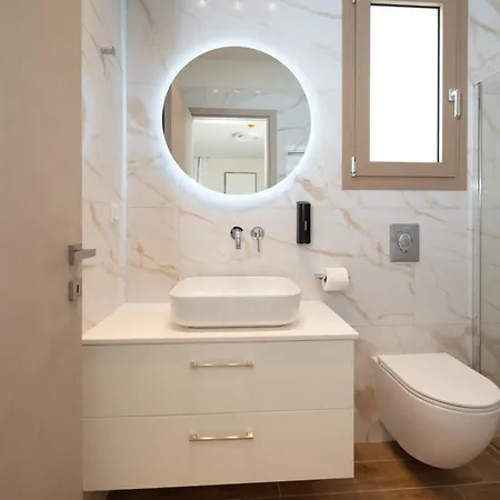 Aria Luxury Living *
